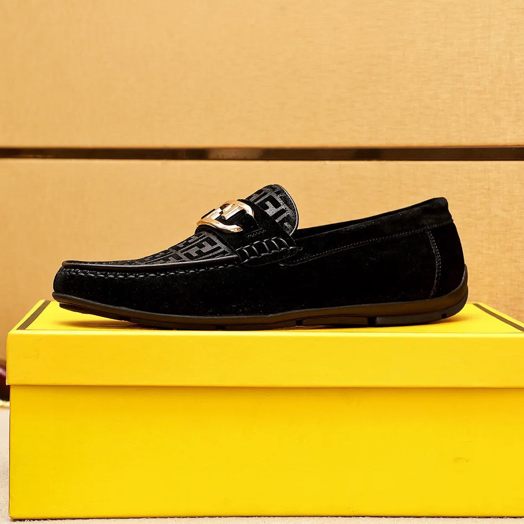 Men's shoes 💰380 💐 Product trademark: FENDI [Fendi] Doudou shoes Regular size: 38-44 (45🉑️customized) Product materials: Selected imported first-layer frosted cowhide embossed upper + luxury hardware buckle, imported pig lining. Strong three-dimensional visual effect, rubber outsole Color: 1⃣️color optional